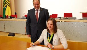 stadtrat-stipendienunterzeichnung_kriegerstein